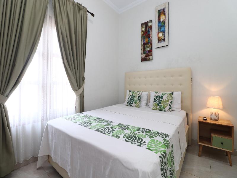 Bisma Balcony Homestay By Zuzu - Oda