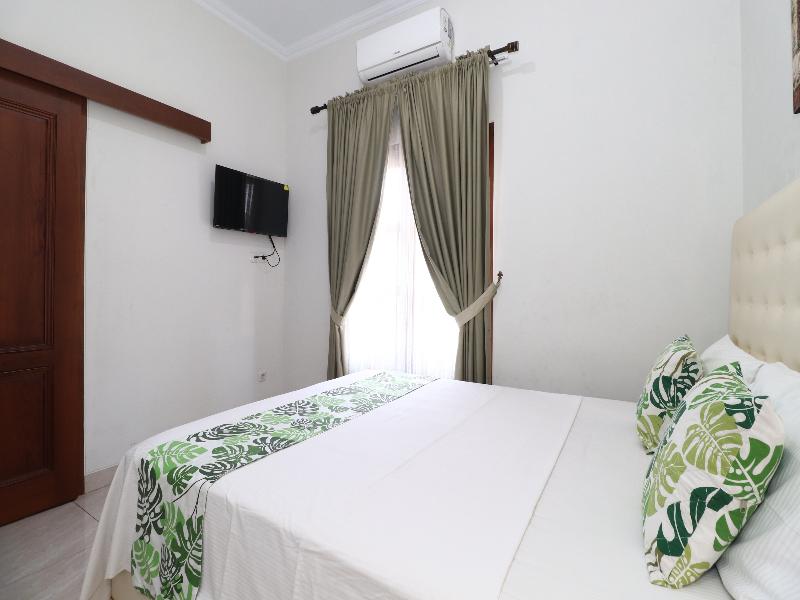 Bisma Balcony Homestay By Zuzu - Oda