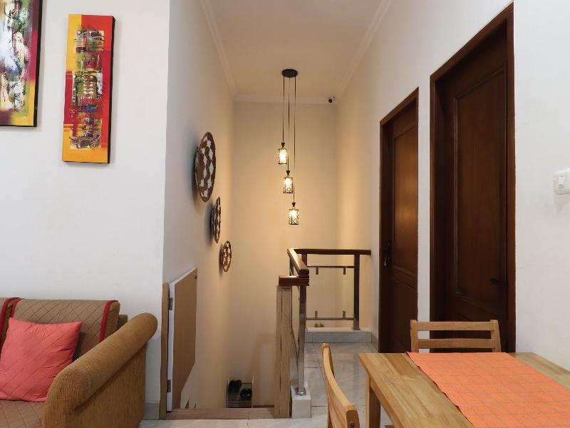 Bisma Balcony Homestay By Zuzu - Oda