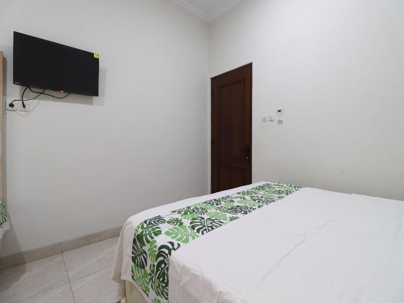Bisma Balcony Homestay By Zuzu - Oda