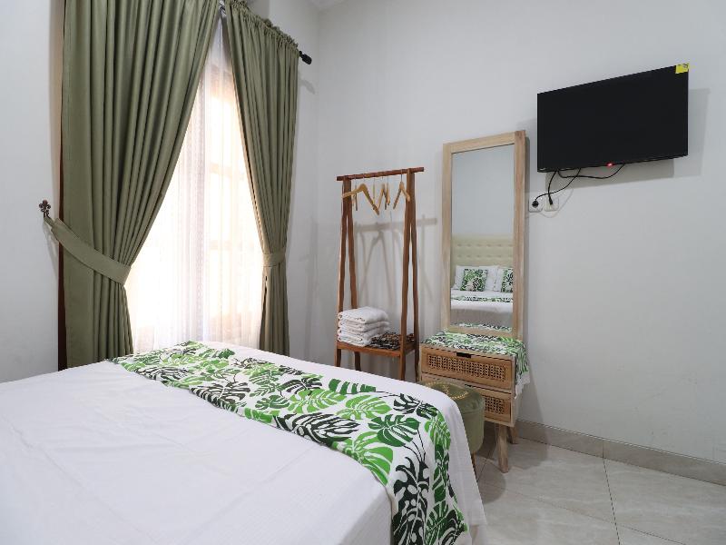 Bisma Balcony Homestay By Zuzu - Oda