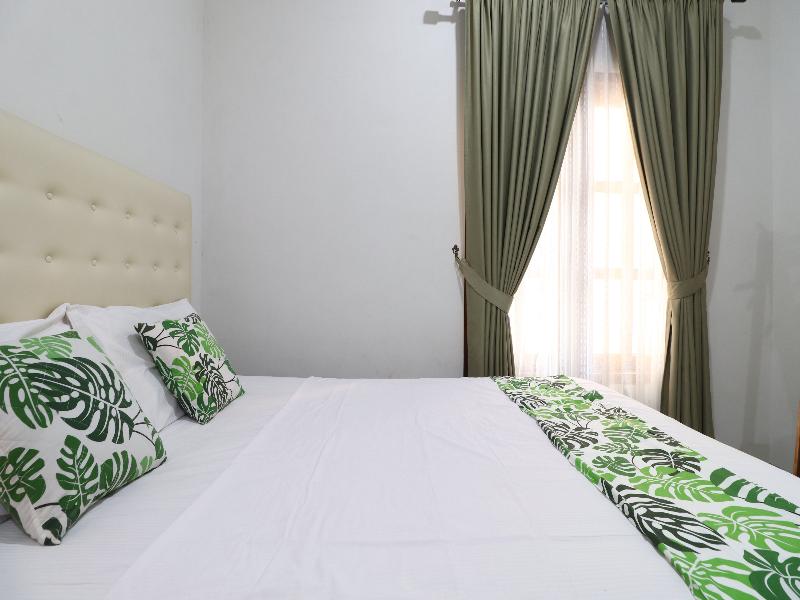 Bisma Balcony Homestay By Zuzu - Oda