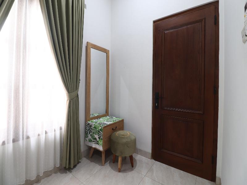 Bisma Balcony Homestay By Zuzu - Oda