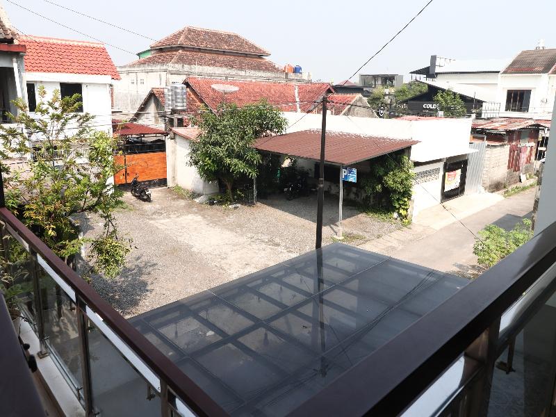 Bisma Balcony Homestay By Zuzu - Teras