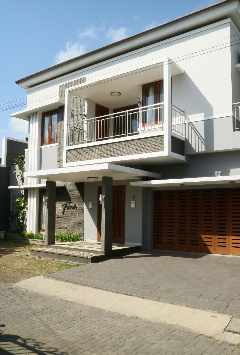 Rumah Teteh - Plemburan By Zuzu - Genel