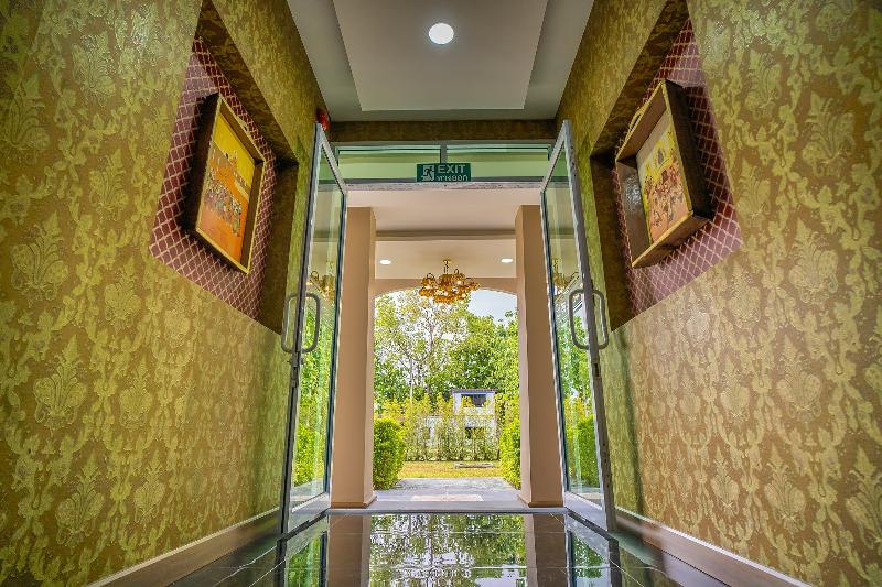 Siri Nakornpink Chiang Mai Hotel By Zuzu - Lobi