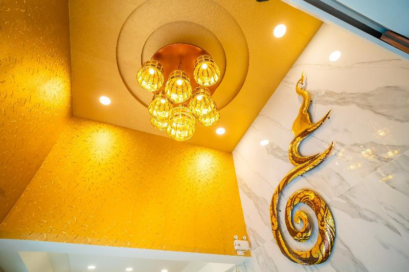 Siri Nakornpink Chiang Mai Hotel By Zuzu - Lobi