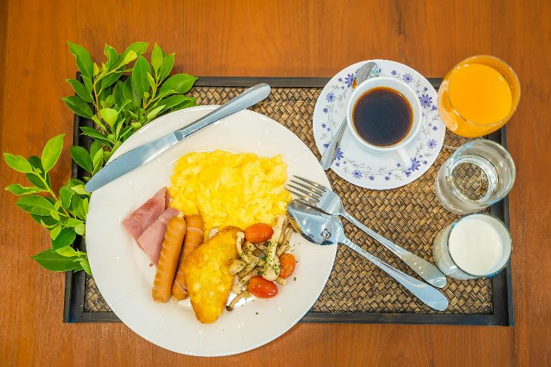 Siri Nakornpink Chiang Mai Hotel By Zuzu - Restoran