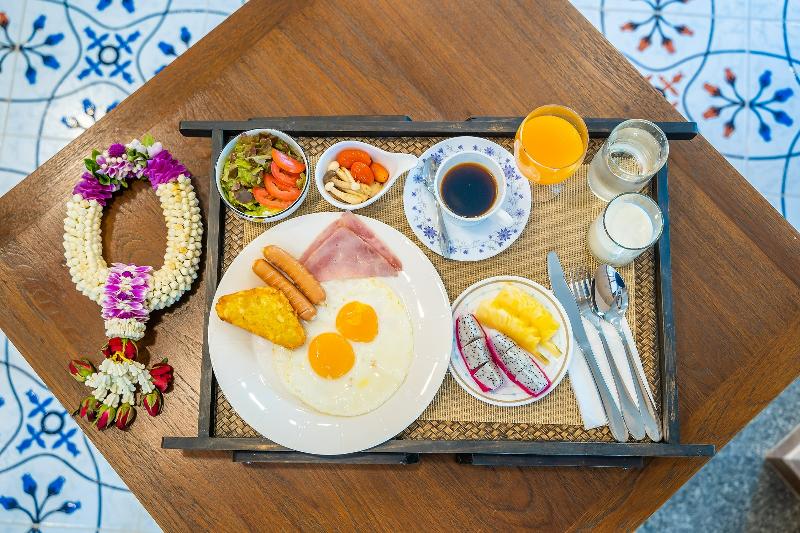 Siri Nakornpink Chiang Mai Hotel By Zuzu - Restoran