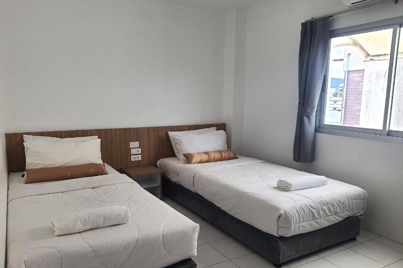 Patong Bay Inn By Zuzu - Oda