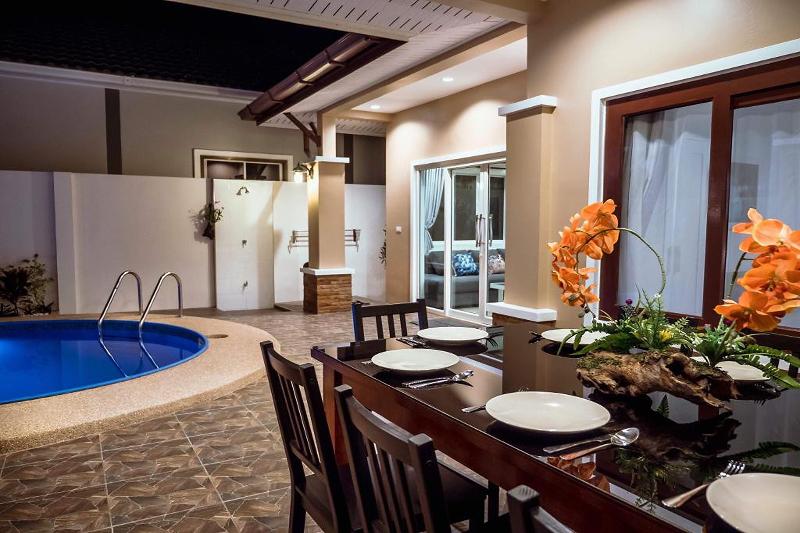 Aonang Symphony 3 Bedrooms Private Pool Villas - Restoran