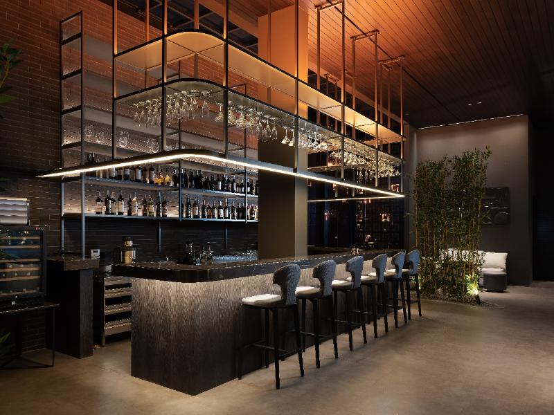 Rez Hotel Semarang - Bar