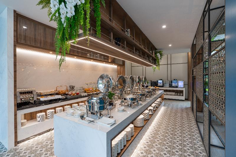 Bella Nara Phuket Naiyang Beach - Restoran
