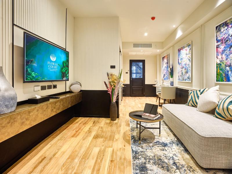 Floral Court Hotel and Residence - Oda