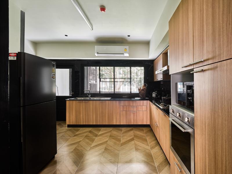 Floral Court Hotel and Residence - Oda
