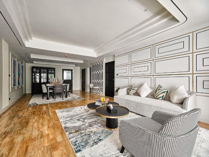 Floral Court Hotel and Residence - Oda