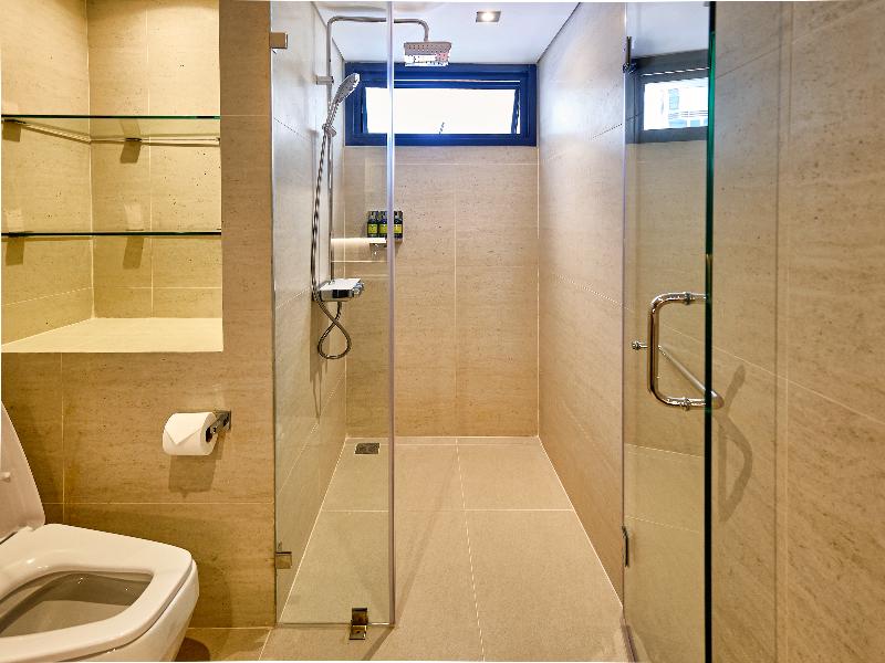 Floral Court Hotel and Residence - Oda