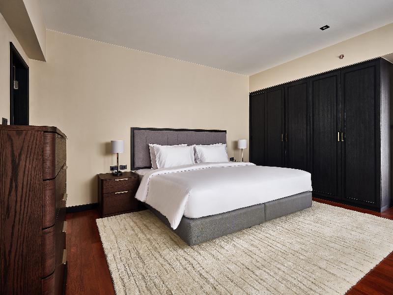Floral Court Hotel and Residence - Oda