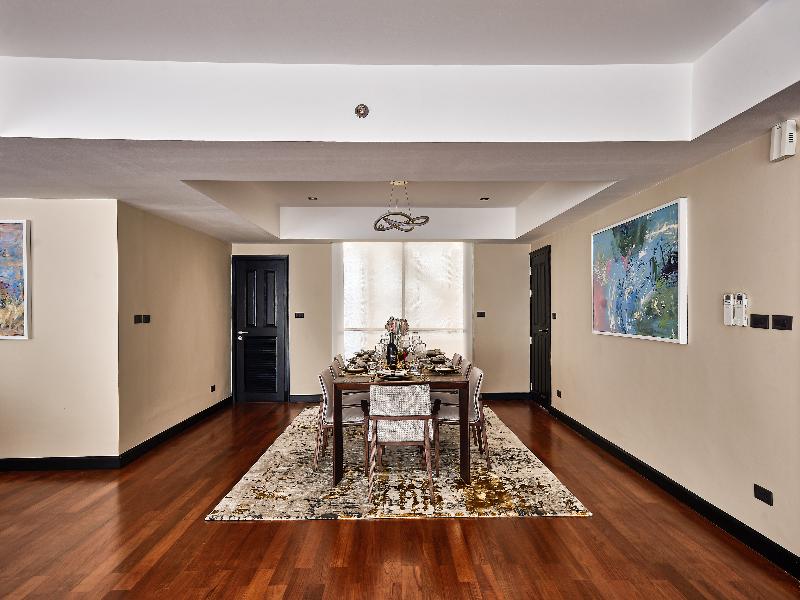 Floral Court Hotel and Residence - Oda