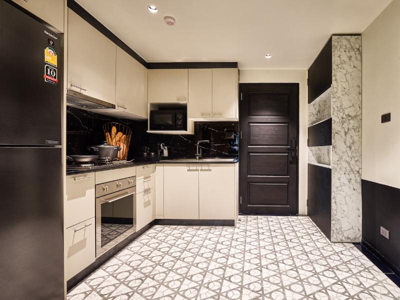Floral Court Hotel and Residence - Oda