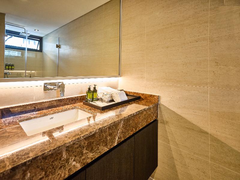 Floral Court Hotel and Residence - Oda