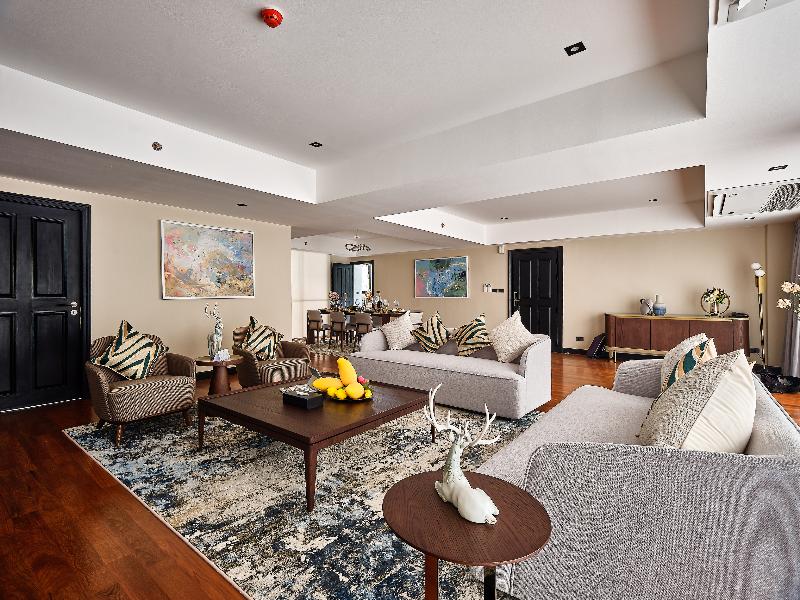 Floral Court Hotel and Residence - Oda