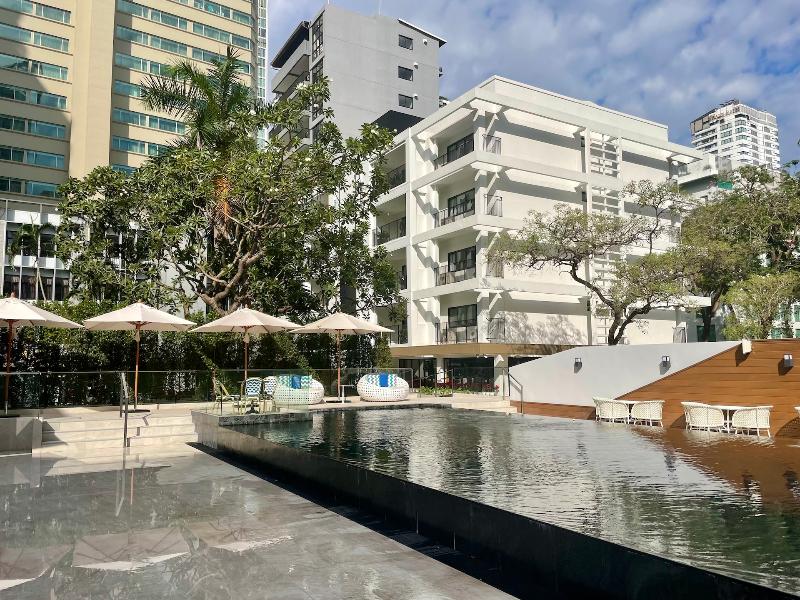 Floral Court Hotel and Residence - Havuz