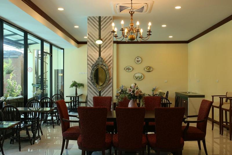 Baan Chao Khun Hotel By Zuzu - Restoran