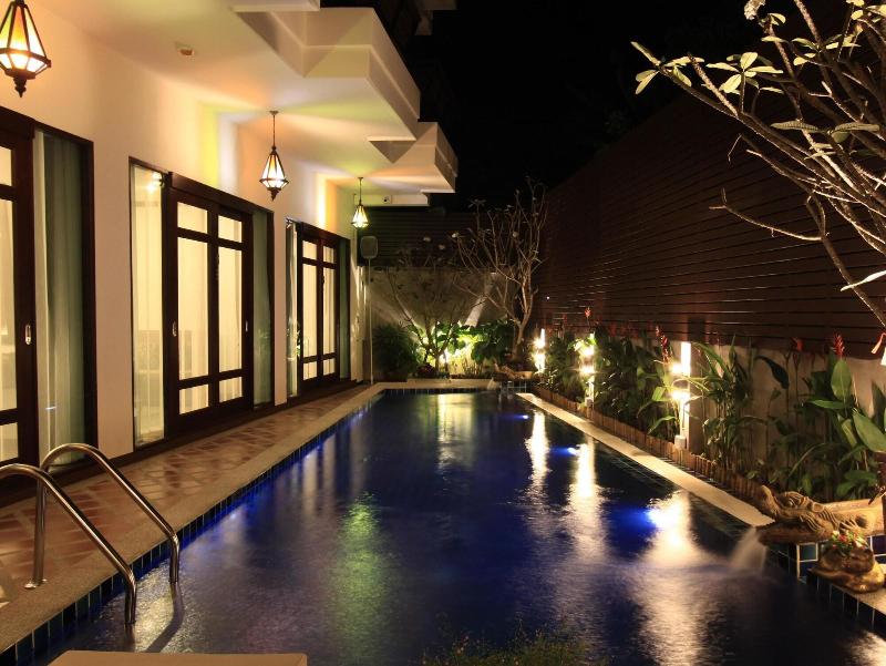 Baan Ratchiangsaen - Havuz