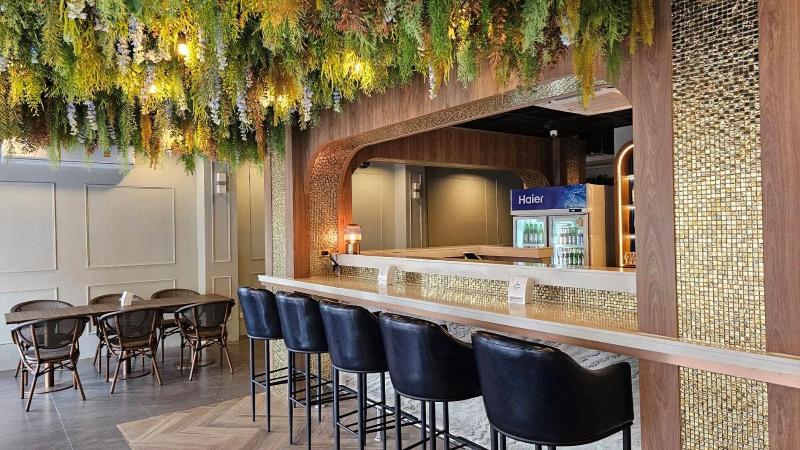 Montree Phuket Hotel - Bar