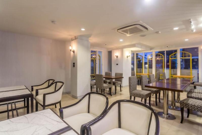 Montree Phuket Hotel - Lobi