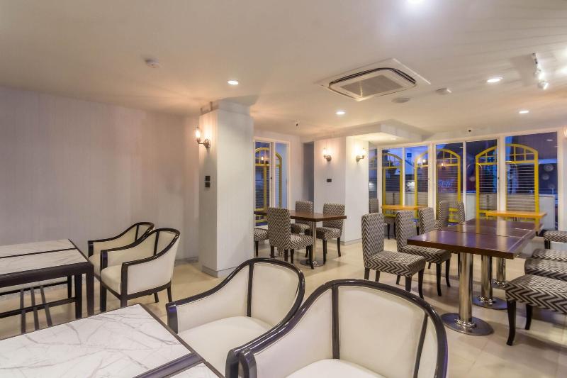 Montree Phuket Hotel - Restoran