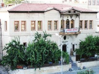 Born Hotel