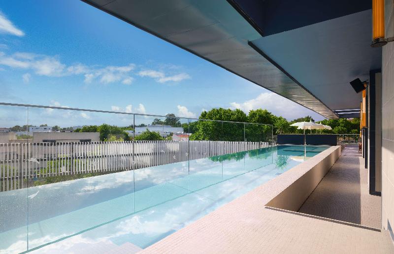 Hilton Garden Inn Evora - Havuz