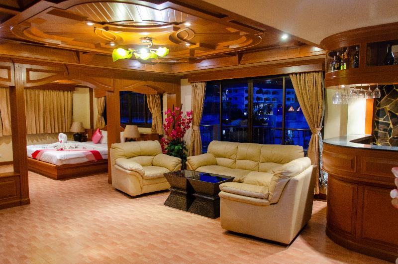 Diva Patong Hotel - Oda