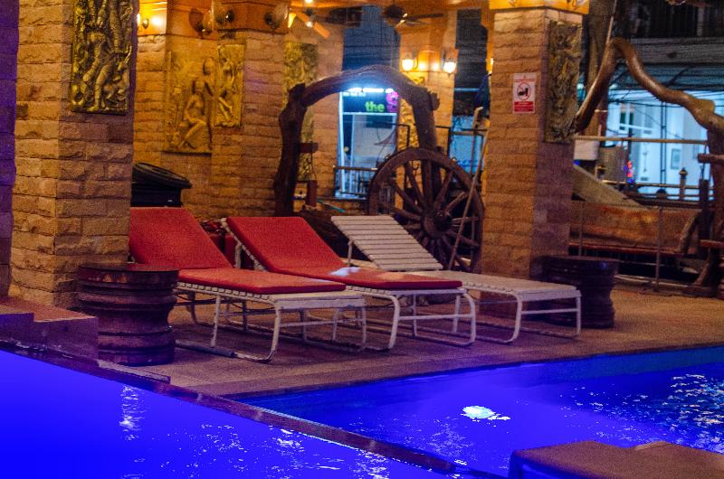 Diva Patong Hotel - Havuz