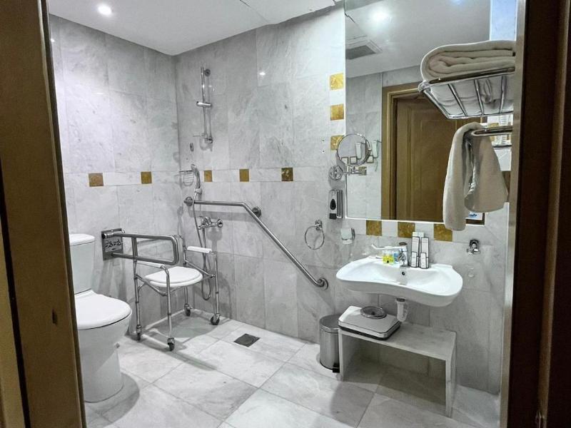 Montana Al Azizia Hotel - Oda