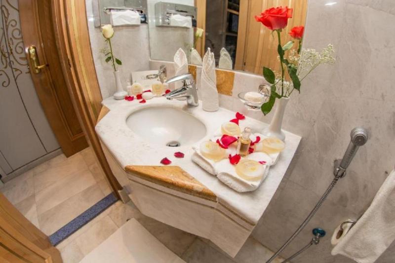 Montana Al Azizia Hotel - Oda