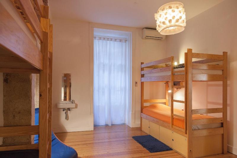 Lisbon Lounge Hostel - Oda