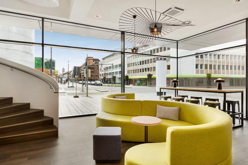 Super 8 By Wyndham Koblenz - Lobi