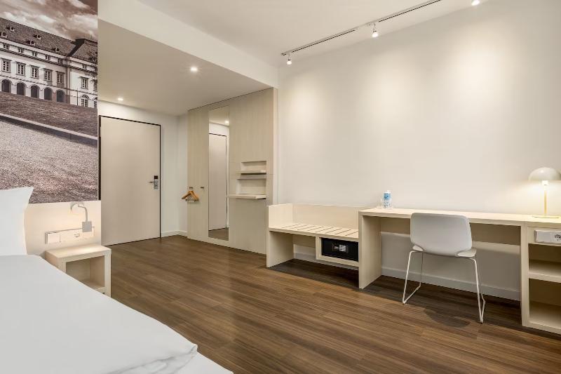 Super 8 By Wyndham Koblenz - Oda