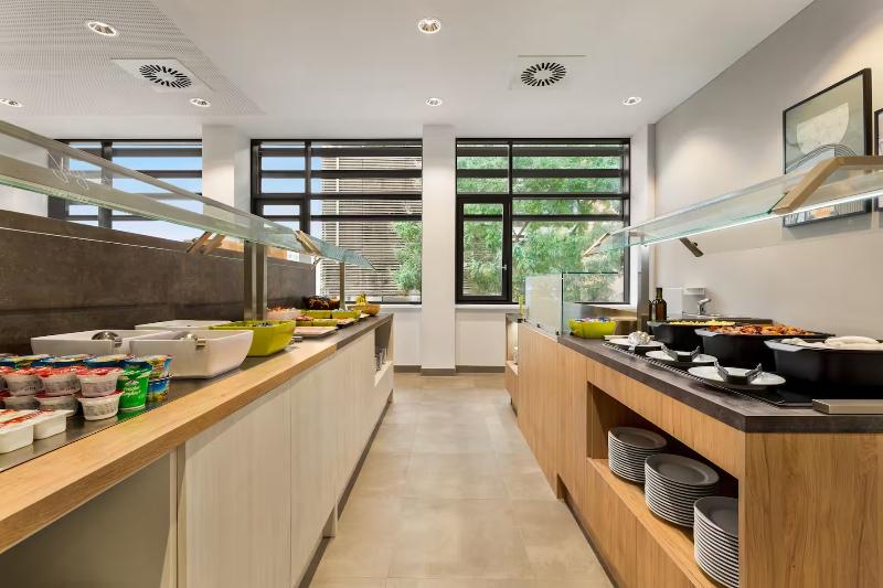 Super 8 By Wyndham Koblenz - Restoran