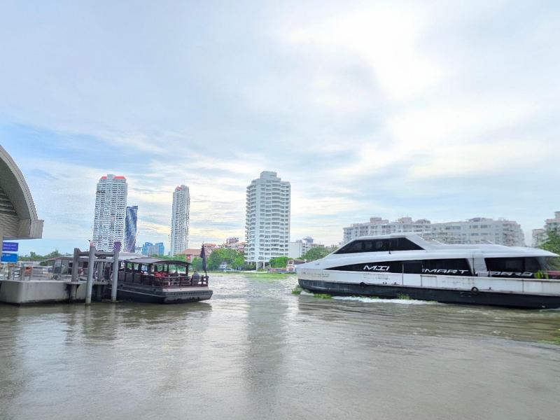 Holiday Inn Express and Suites Bangkok Central Pie - Genel
