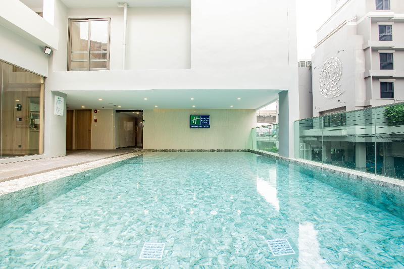 Holiday Inn Express and Suites Bangkok Central Pie - Havuz