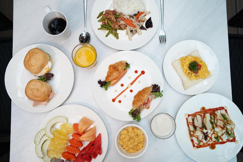 Holiday Inn Express and Suites Bangkok Central Pie - Restoran