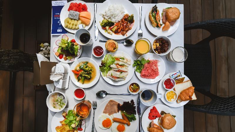 Holiday Inn Express and Suites Bangkok Central Pie - Restoran