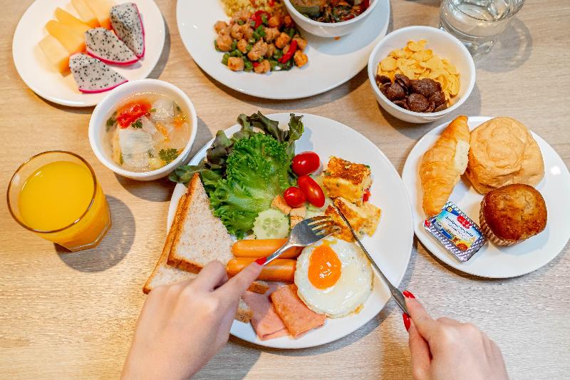 Holiday Inn Express and Suites Bangkok Central Pie - Restoran