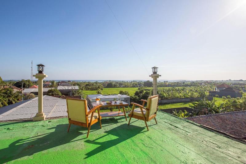 Liberta Home Seririt Bali - Teras
