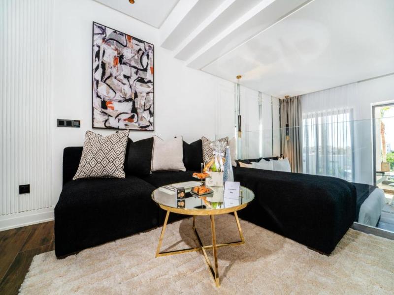 Petit Palace Suites Hotel - Oda