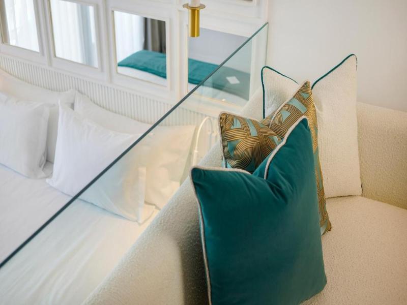 Petit Palace Suites Hotel - Oda